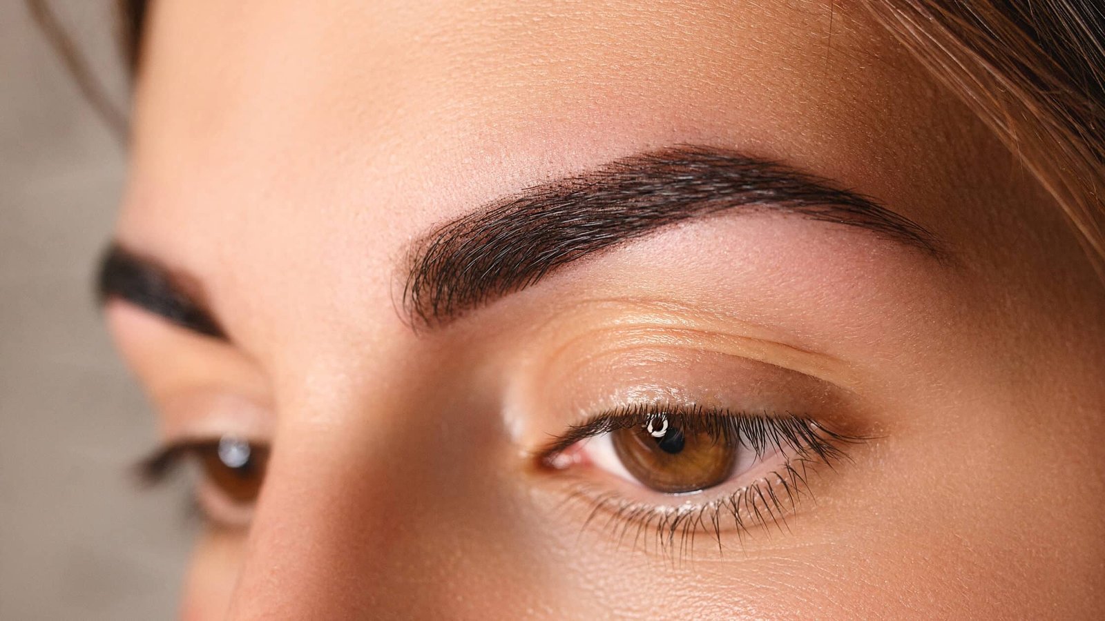 the perfect brow shape doing waxing