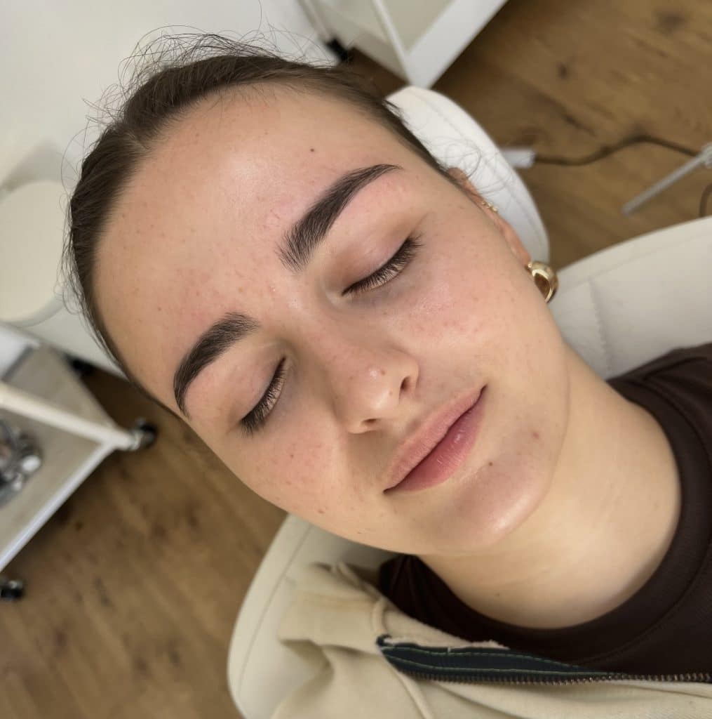 Eyebrow threading and tint at The Brow Fixx in Brentwood Los angeles