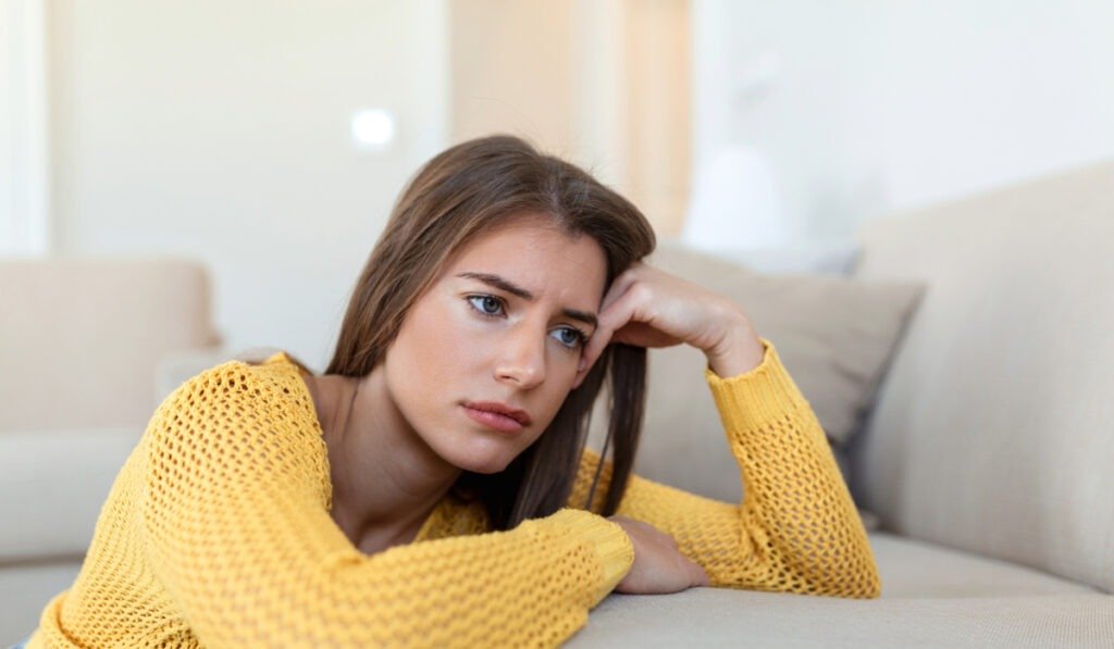 Brow Lamination Red Flags: 5 Signs It Was Done Incorrectly 1 frustration from brow lamination